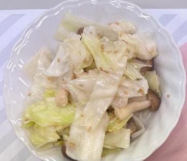 キャベツとしめじの塩ごまナムル