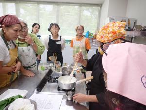 ジーマーミ豆腐の作り方を学ぶ講座生