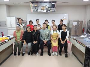 養成講座修了生と現食改さんと町長
