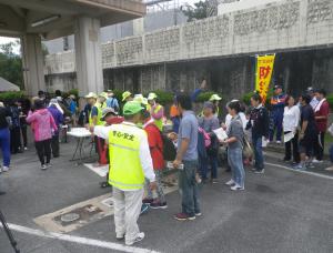 訓練参加者が最終地点の訓練実施本部に到着した様子